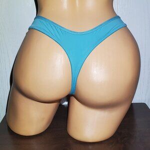 Victoria's Secret Thong Panties. NWOT Size Medium.